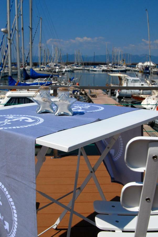 Hotel House Boat Luxury Cagliari Exteriér fotografie